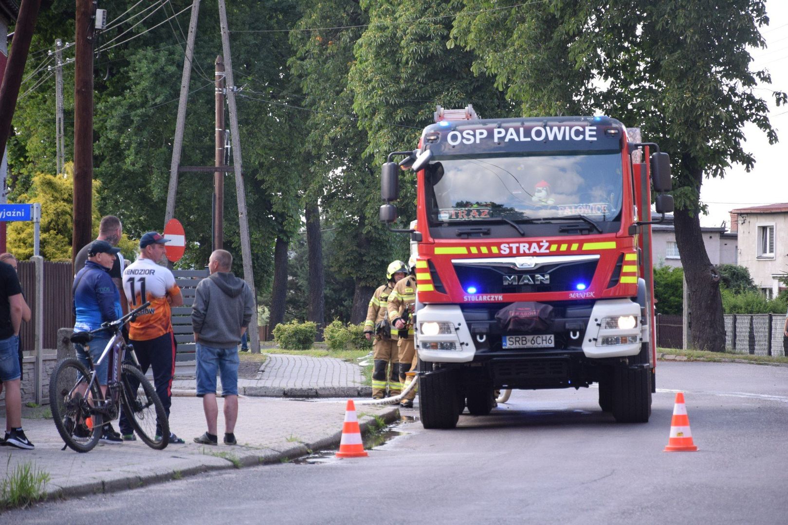 Gigantyczny pożar w Czerwionce-Leszczynach. Spłonęła hala produkcyjna