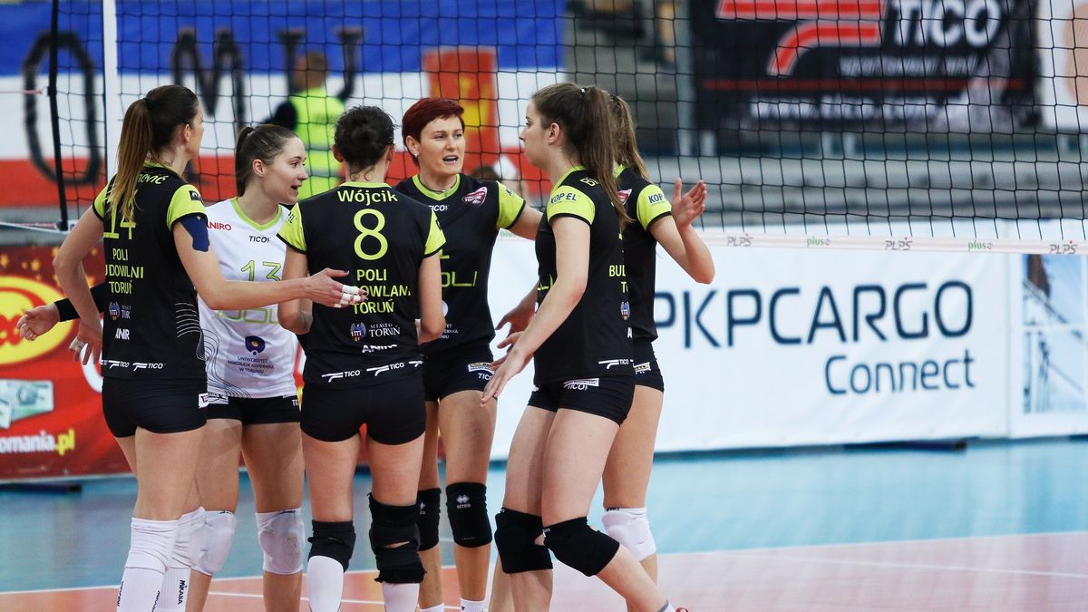 WP SportoweFakty / Justyna Serafin / Na zdjęciu: siatkarki Poli Budowlanych Toruń