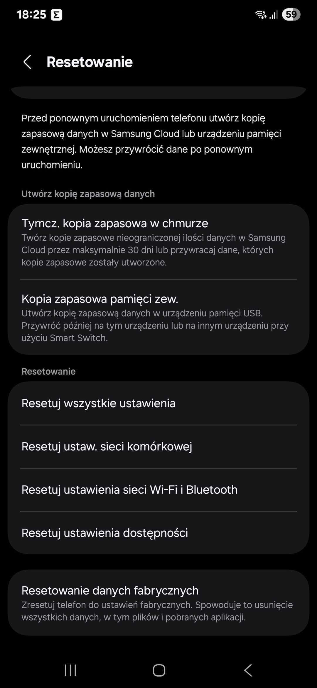 Przywracanie ustawień fabrycznych
