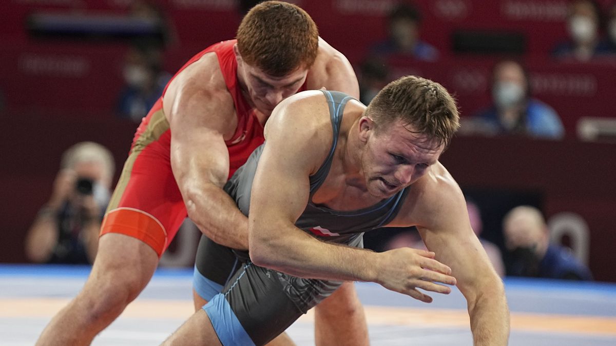 PAP/EPA / NIC BOTHMA / Na zdjęciu: Tadeusz Michalik (z prawej) w walce z Musą Evloevem