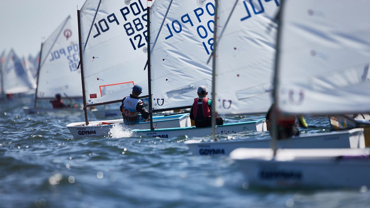 Zdjęcie okładkowe artykułu: Materiały prasowe / Robert Hajduk / Na zdjęciu: Zawodnicy na jachtach klasy Optimist podczas Volvo Gdynia Sailing Days 2018