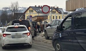 Kontrole na Krupówkach. Taksówkarz zapłacił 5 tys. złotych mandatu