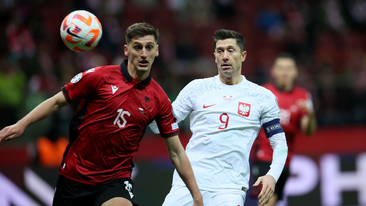 Zdjęcie okładkowe artykułu: PAP / Leszek Szymański / Na zdjęciu: Robert Lewandowski i Marash Kumbulla