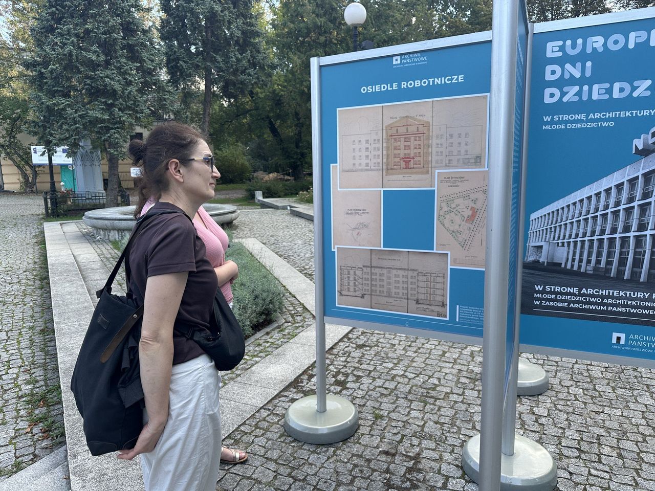 Radom: Dziedzictwo architektoniczne na plenerowej wystawie. Archiwalne zdjęcia z budowy, plany i rysunki