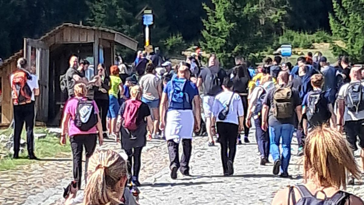 Tłumy w Karkonoszach. Ruszyła majówka.