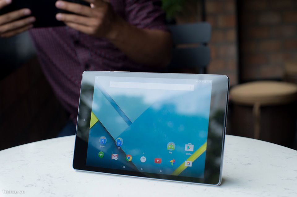 Wreszcie ładny Nexus. Widać rękę projektantów HTC 13