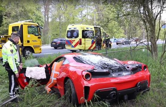 Pijany Holender rozbił samochód Ferrari warty 350 tys. euro