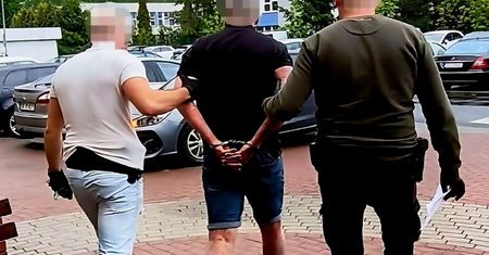 Katowice: Napad na przystanku. Uderzył mężczyznę i ukradł torbę