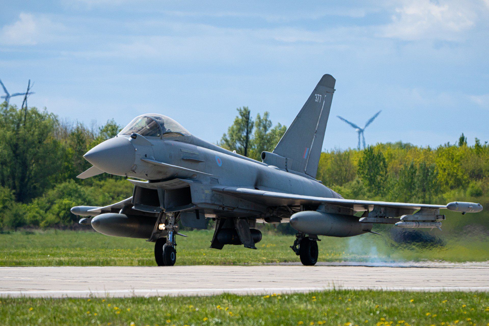 Brytyjskie myśliwce Eurofighter Typhoon z II Dywizjonu RAF z Lossiemouth i szwedzkie JAS 39 Gripen były atrakcjami Media Day zorganizowanego w ramach misji NATO Enhanced Air Policing (eAP) w 22. Bazie Lotnictwa Taktycznego w Malborku