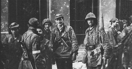 Historia bohaterskiego powstańca w bombardowanej Warszawie
