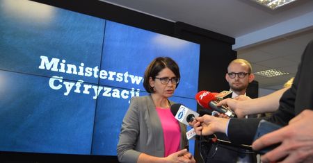 Minister Cyfryzacji już po spotkaniu z Facebookiem, ale konieczne będą kolejne