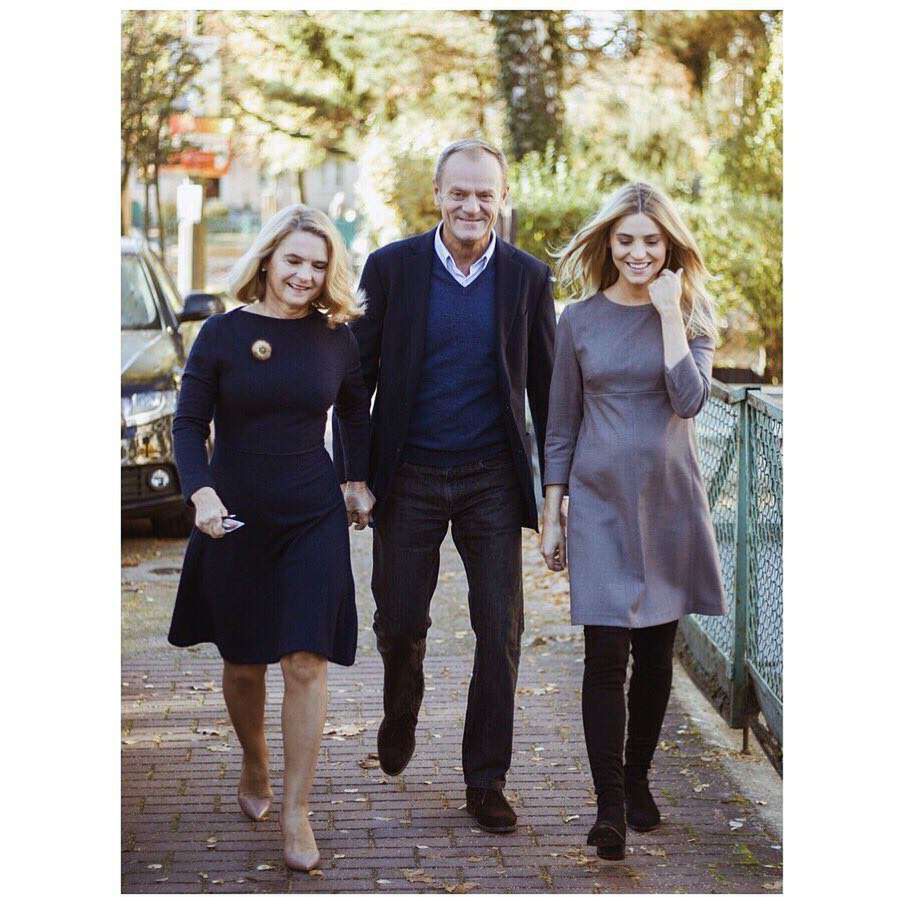 Kasia Tusk z rodzicami idą na wybory