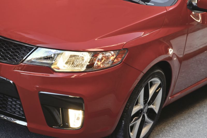 2010-Kia-Forte-Koup-22