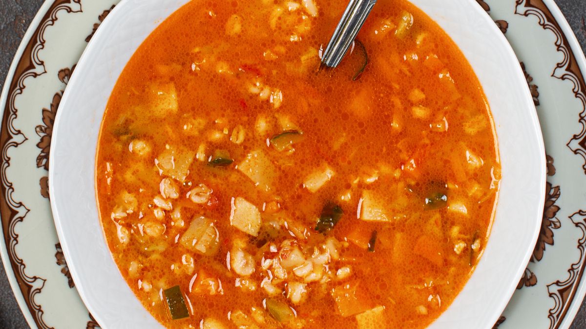 Zupa pomidorowa z kaszą pęczak