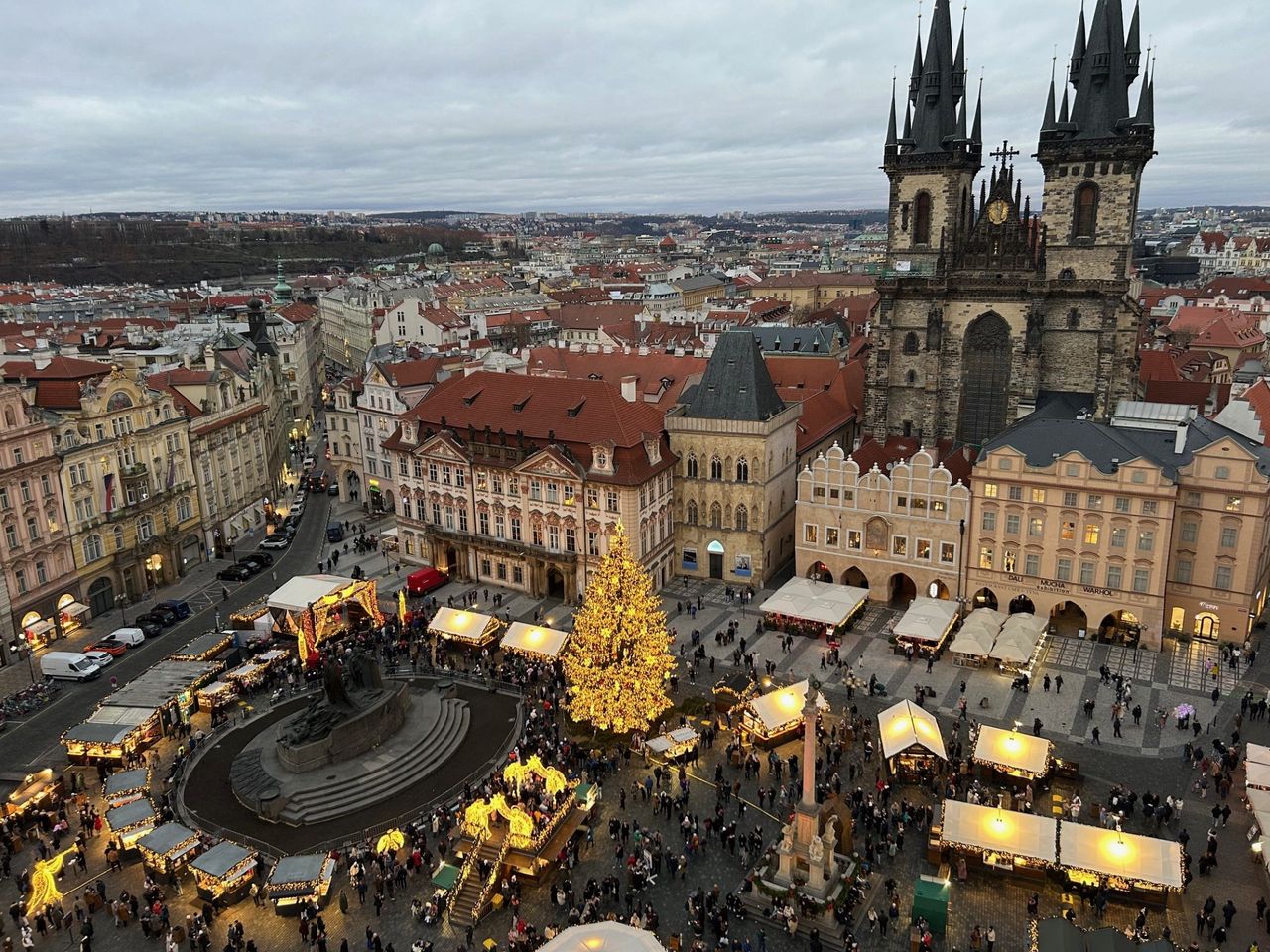 Tłumy na europejskim jarmarku. "Cieszę się, że turystom się podoba"