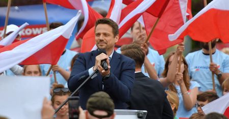 Dość i basta (Opinia)