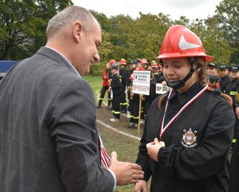 Nowy lekki wóz ratowniczo-gaśniczy został oficjalnie przekazany dla OSP w Polance Wielkiej