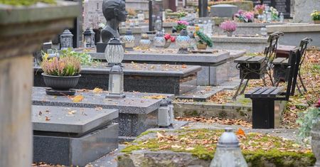 Samobójstwo na cmentarzu w Lublinie. Poszedł odwiedzić grób bliskich, ujawnił zwłoki mężczyzny