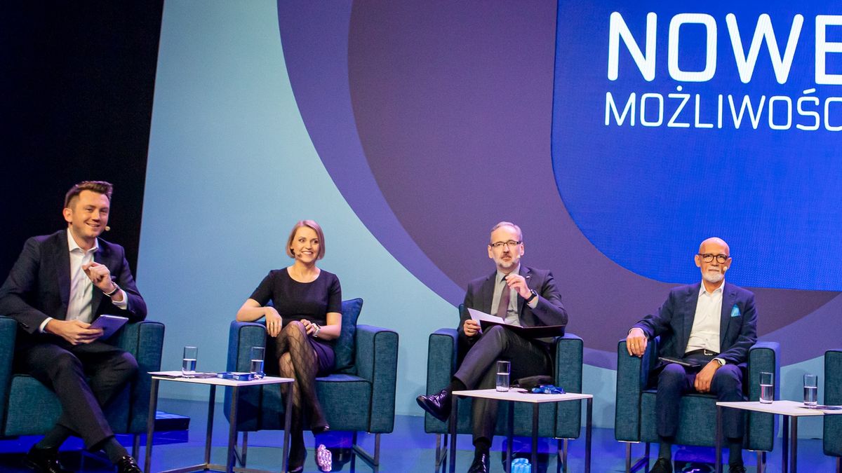 – Mam nadzieję, że przygotowane przez nas i dostępne dla wszystkich zainteresowanych kompendium "Masz wpływ na swoje życie" przyczyni się do zmiany społecznych nawyków i rozpocznie dyskusję nad wypracowaniem nowej postawy wśród naszego społeczeństwa – przypomina Aleksandra Agatowska, prezes PZU Życie (na zdj. pierwsza po lewej).