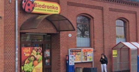 Przyszli do Biedronki z bonami od prezydenta. "Wyglądał jak kawałek papieru"