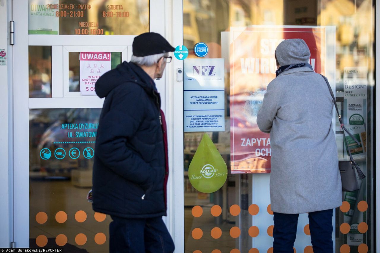 Testy na COVID-19 w aptekach. Część placówek rezygnuje. Zdjęcie ilustracyjne 