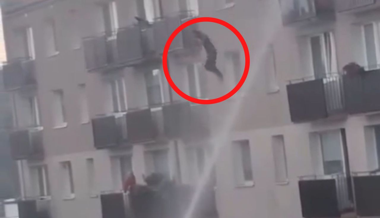 Skoczył z 4. piętra. Nagranie z Wejherowa. Decyzja na wagę życia?