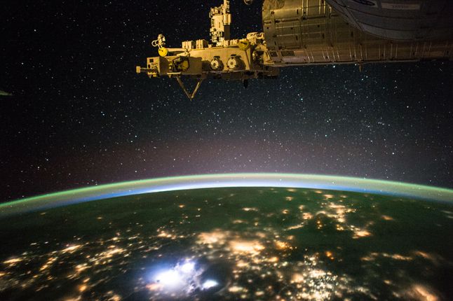 Ziemia nocą, widok z ISS