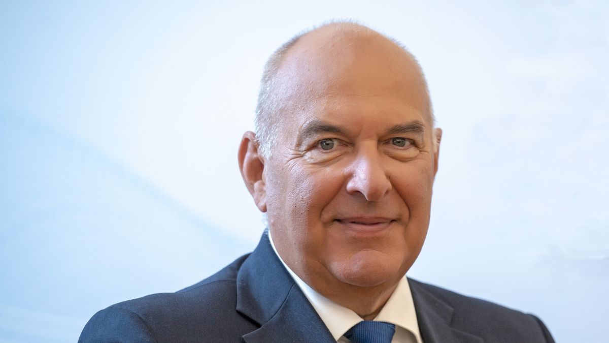 Nie planujemy podwyższać podatków – zapewnił podczas rozmowy w Wirtualnej Polsce minister Kościński. – Na razie ich nie zwiększymy. Chcemy natomiast zadbać o sprawiedliwość podatkową. Globalne firmy, które działają na naszym rynku, a nie płacą u nas podatków, powinny to robić.