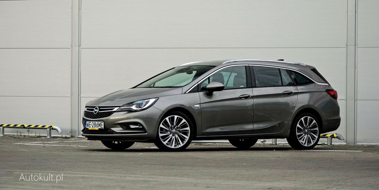 Opel Astra Sports Tourer 1.6 CDTI AT Elite - zdjęcia