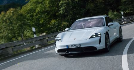 Porsche Taycan Turbo S na filmie. Elektryczne Porsche to nie tylko świetne przyspieszenie