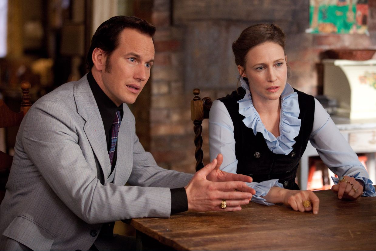 Patrick Wilson i Vera Farmiga jak Ed i Lorraine Warrenowie w filmie "Obecność" (2013)