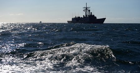 Manewry na Morzu Czarnym. Ambasada Rosji w USA ostrzega