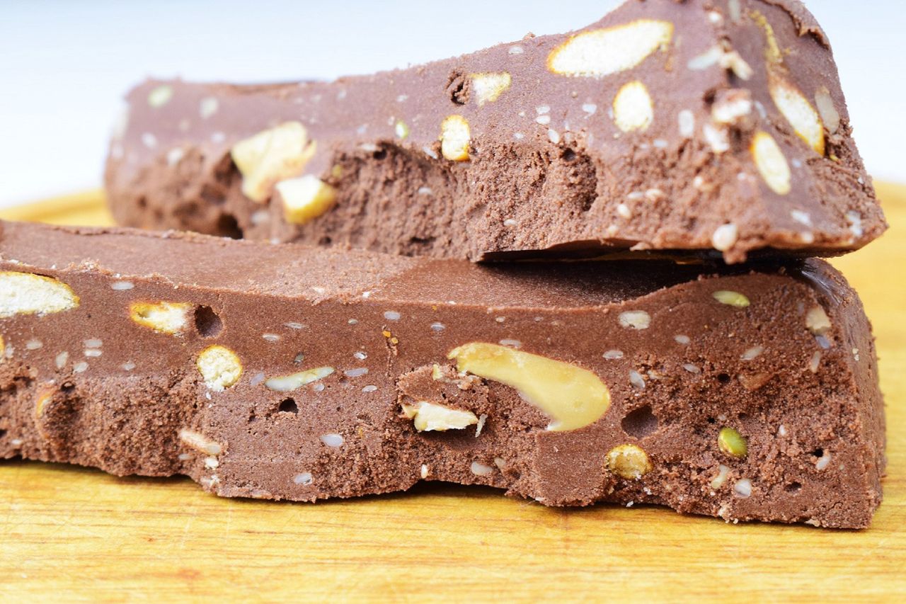 Do PRL-owskiego klasyka dorzucam garść bakalii. Jest jeszcze smaczniejszy niż kiedyś