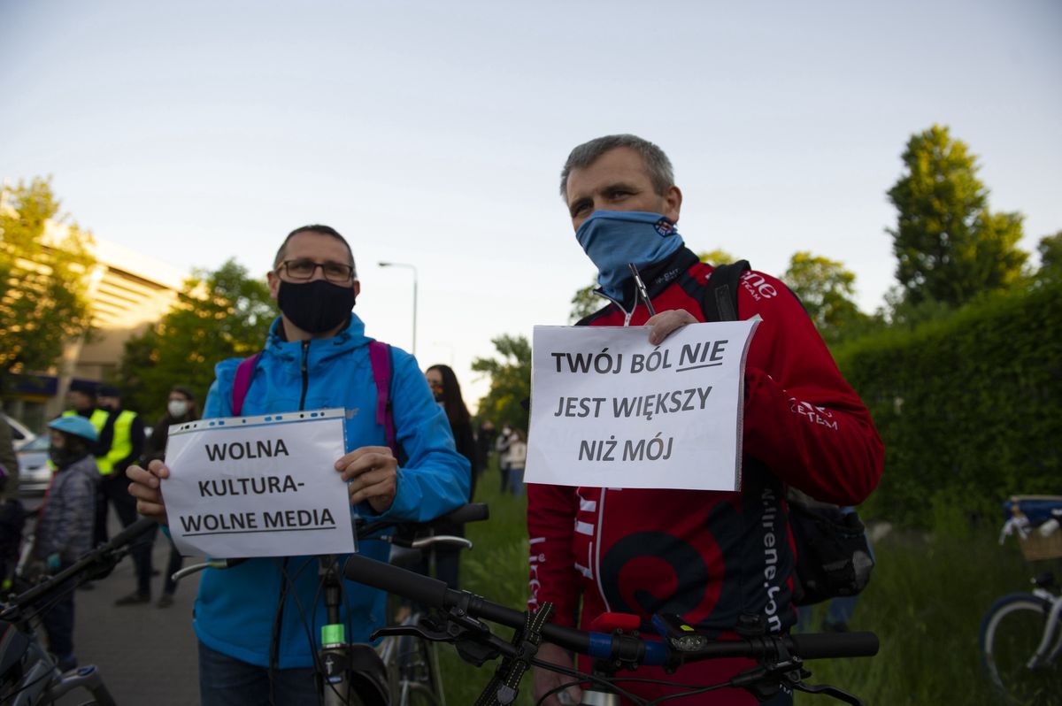 Protest przed budynkiem Polskiego Radia w Warszawie