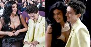 Kylie Jenner eksponuje ogromny dekolt u boku Timothée Chalameta. Przesadziła?