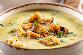 Nazwa tej zupy przeraża. Jednak każdy, kto jej skosztuje, chwali smak