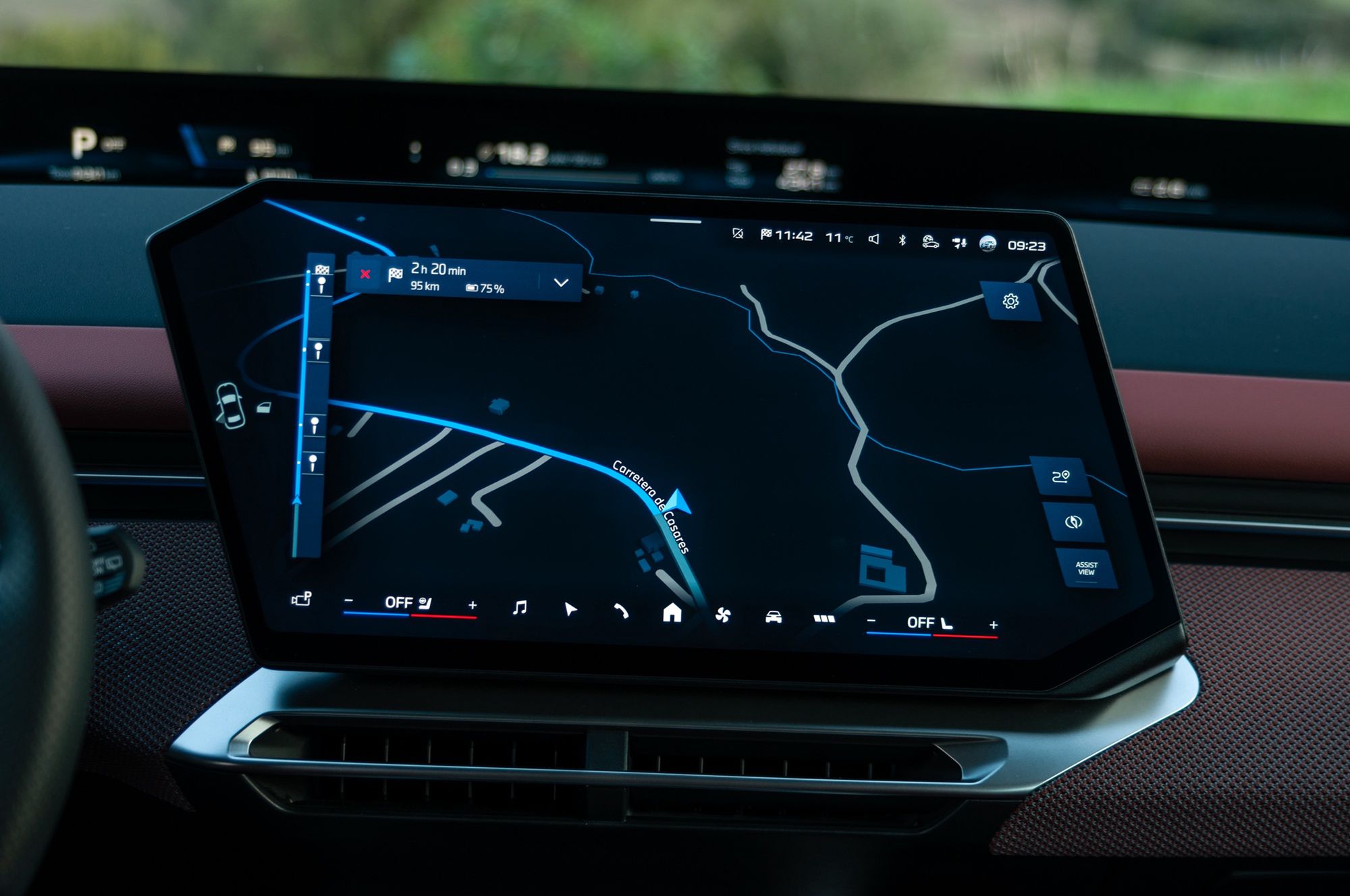 BMW iX3 50 xDrive (2025) - wnętrze