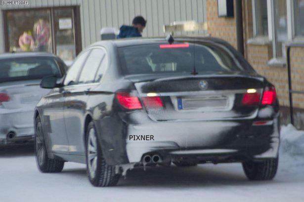 BMW Serii 7 przyłapane z pakietem sportowym M