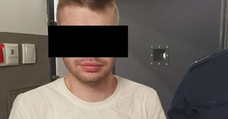 Rzucił się na matkę z nożem, bo poprosiła o ściszenie muzyki