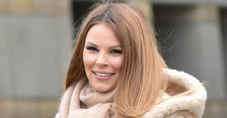 Małgorzata Tomaszewska prezentuje SPORY CIĄŻOWY BRZUCH przed studiem "Pytania na śniadanie". Rozwiązanie lada chwila? (ZDJĘCIA)