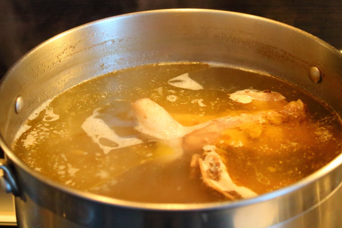 Nasze babcie gotowały rosół na tym tanim mięsie. Był pełen smaku, aromatu i zdrowia