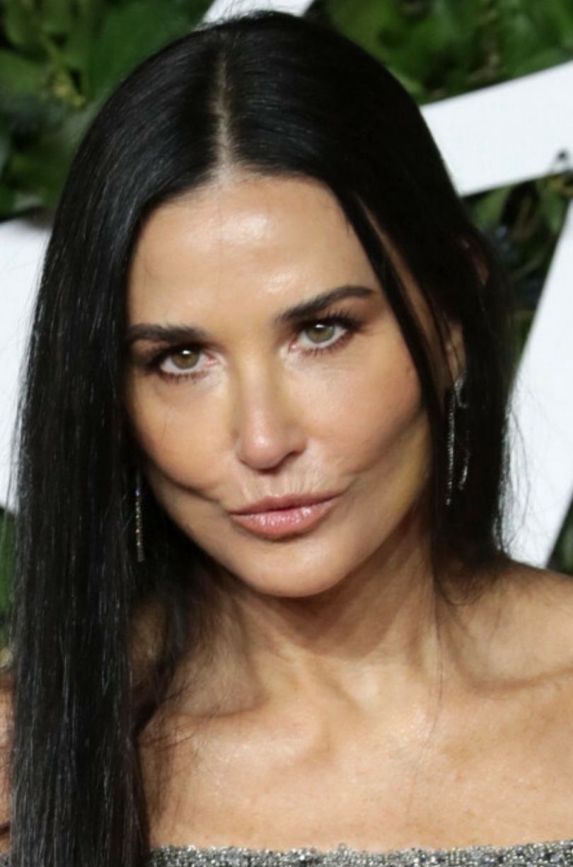 Demi Moore prezentuje gładkie oblicze na gali Fashion Awards 2021
