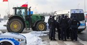 Rolnicy ominęli policyjną blokadę. Musieli zawrócić