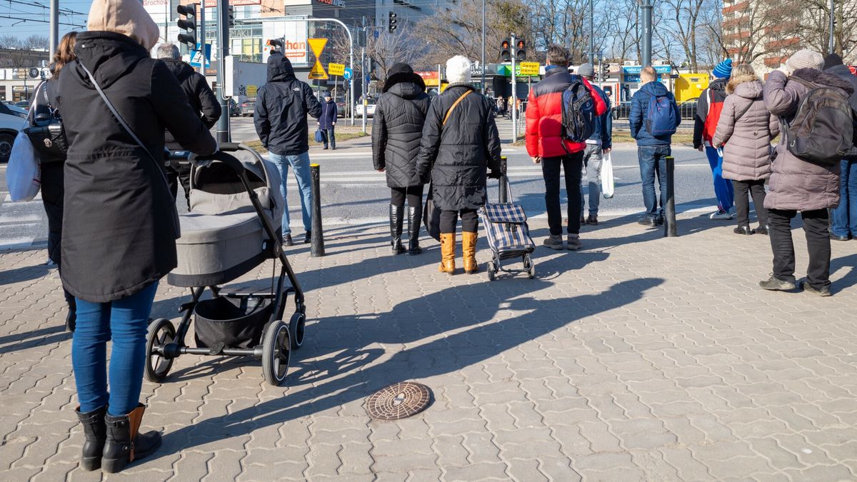 Rząd opóźnił wejście w życie dwóch unijnych dyrektyw, pozbawiając pracowników praw i przywieli, które mają już wdrożone inne kraje członkowskie 