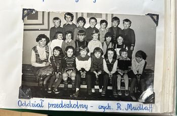 Bełchatów: SP nr 4 na archiwalnych zdjęciach. To kryją szkolne kroniki