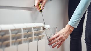 Grzejnik gotowy na mrozy? Wykonaj test sprawności, a unikniesz jesiennej awarii