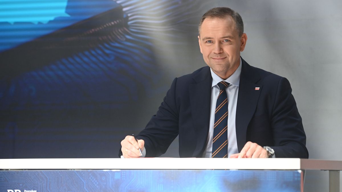 Warszawa, 29.08.2025. Prezydent Karol Nawrocki podczas przedstawiania założeń ustawy o Funduszu Rozwoju Technologii Przełomowych, w Centrum Nowych Technologii UW w Warszawie, 29 bm. (ad) PAP/Piotr Nowak