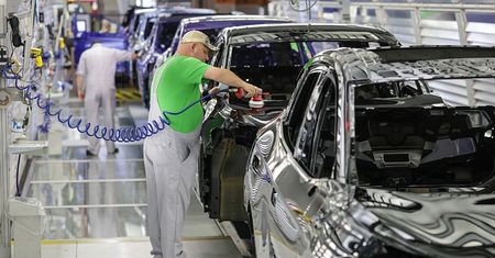 Rewolucja w motoryzacji w 2040 r.? Producenci aut mówią, co nas czeka
