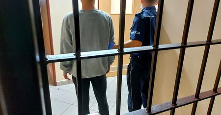 Mazowieckie. Grozili, że odrąbią mu głowę. Napastnicy z tasakiem złapani