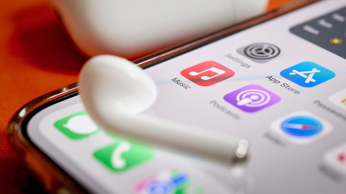 The Apple Music, Podcasts, and Safari apps on a smartphone arranged in Germantown, New York, US, on Wednesday, May 7, 2025. Apple Inc. is "actively looking at" revamping the Safari web browser on its devices to focus on AI-powered search engines, a seismic shift for the industry hastened by the potential end of a longtime partnership with Google. Photographer: Gabby Jones/Bloomberg via Getty Images